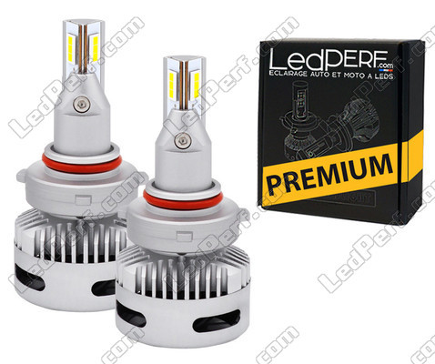 HB4 led-lampen voor auto's met lensvormige koplampen.