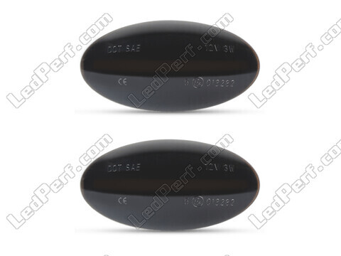 Vue de face des clignotants latéraux dynamiques à LED pour Suzuki SX4 - Couleur noire fumée