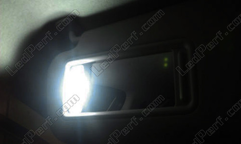 Ledlamp bij spiegel op de zonneklep Mazda 6